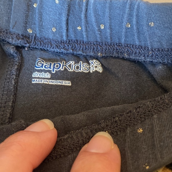 Bundles set of four size 5T and 4-5 Old Navy and Gap leggings. - Picture 7 of 9